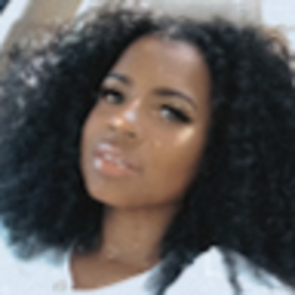 Meet your Posher, Aisha - Picture 1 of 1